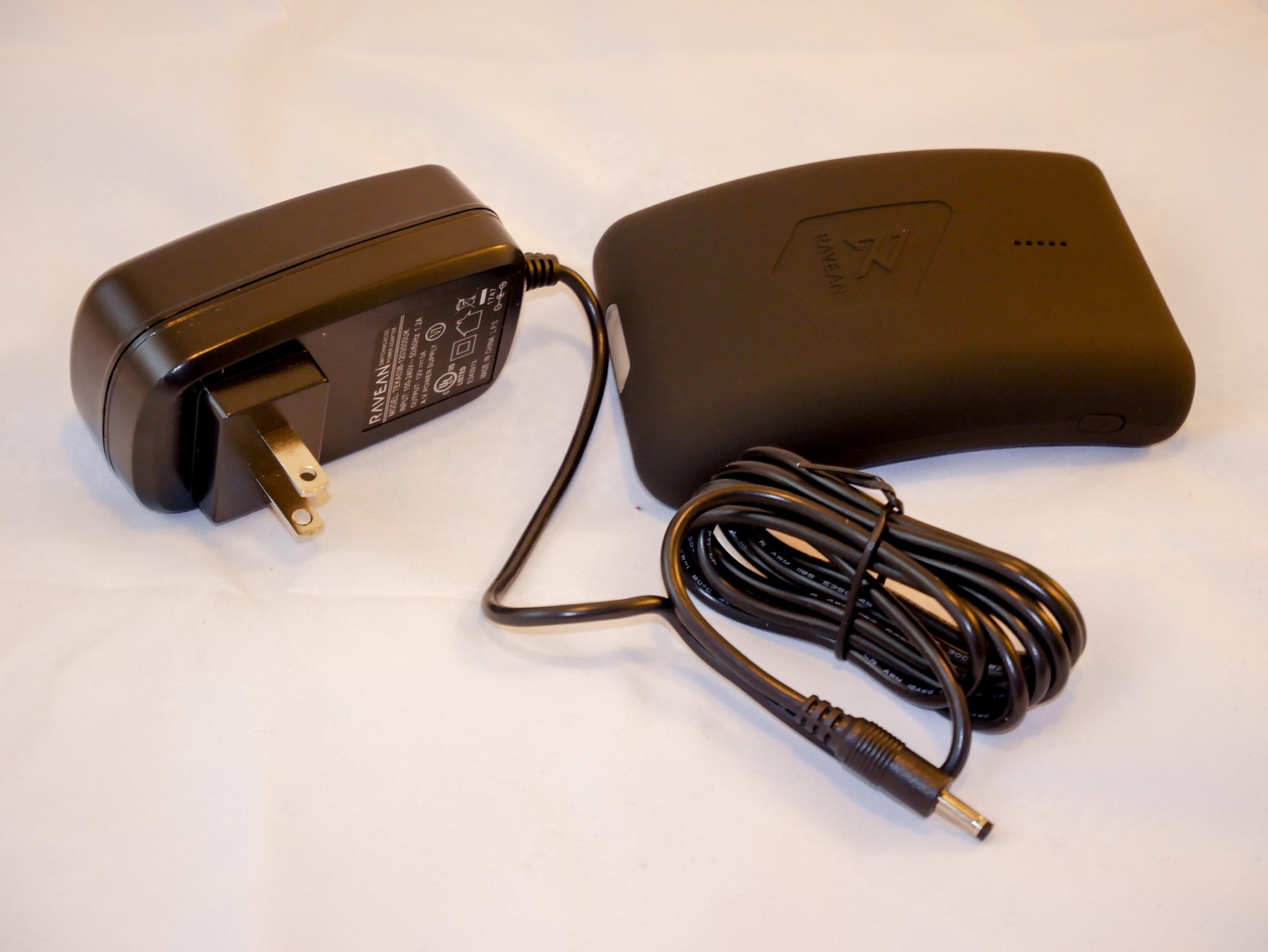 Ravean store battery charger