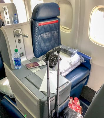 A Review of Delta 767-300ER Delta One / Delta Business Class LHR - SLC ...