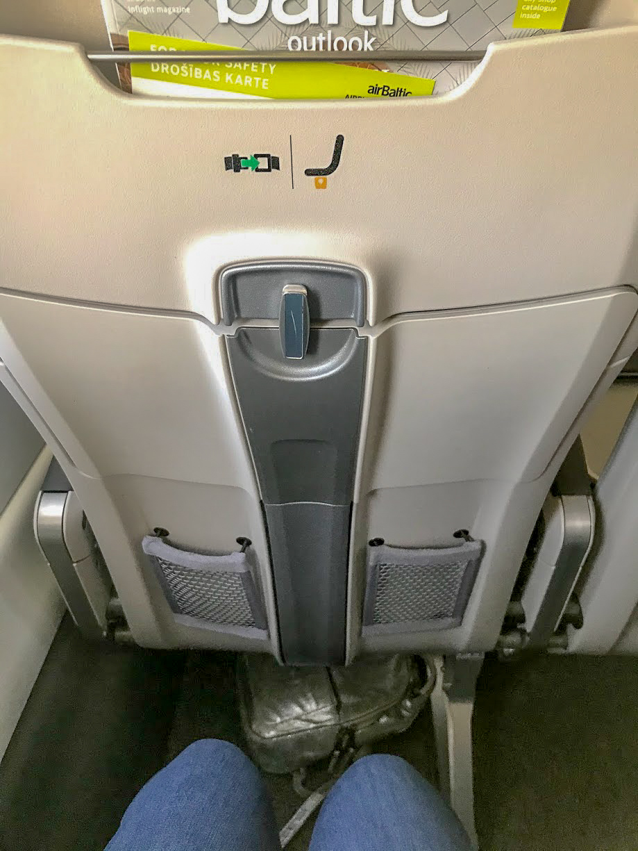 airBaltic A220-300 business class seat