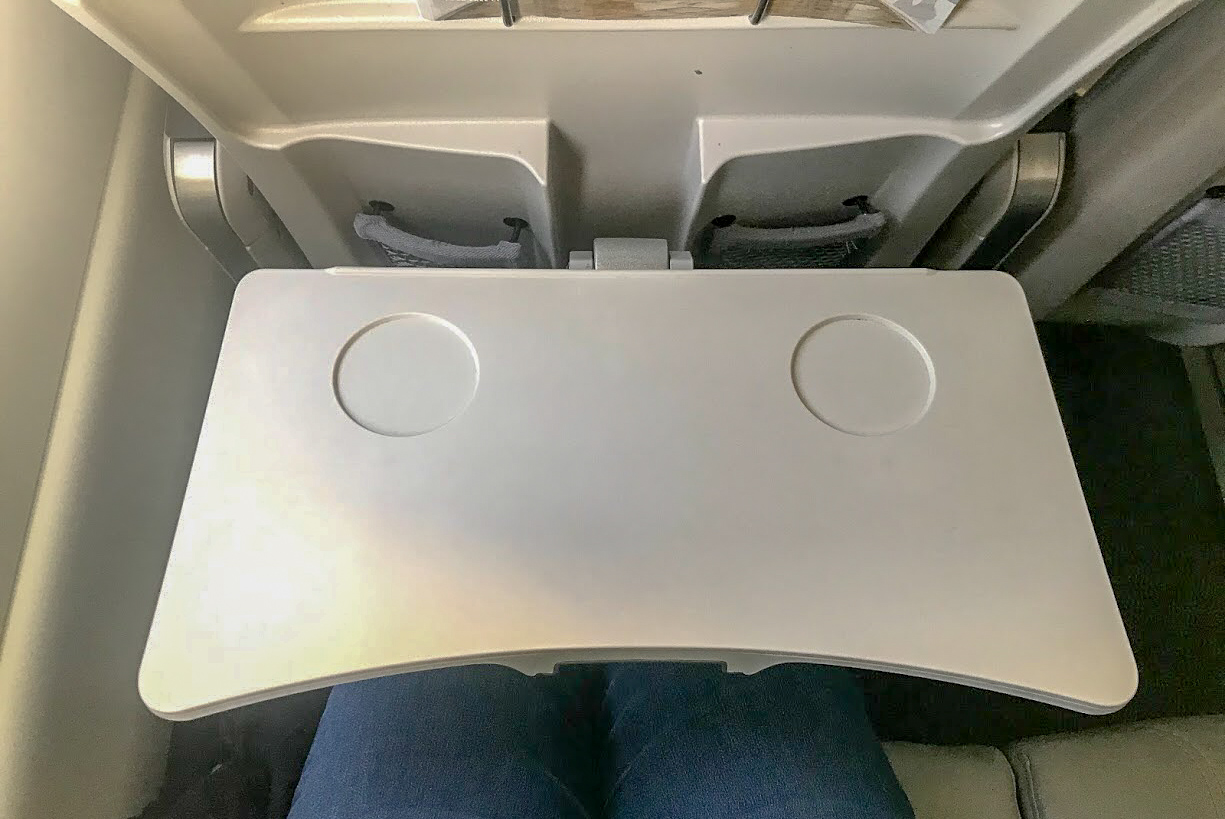 airBaltic A220-300 business class tray table