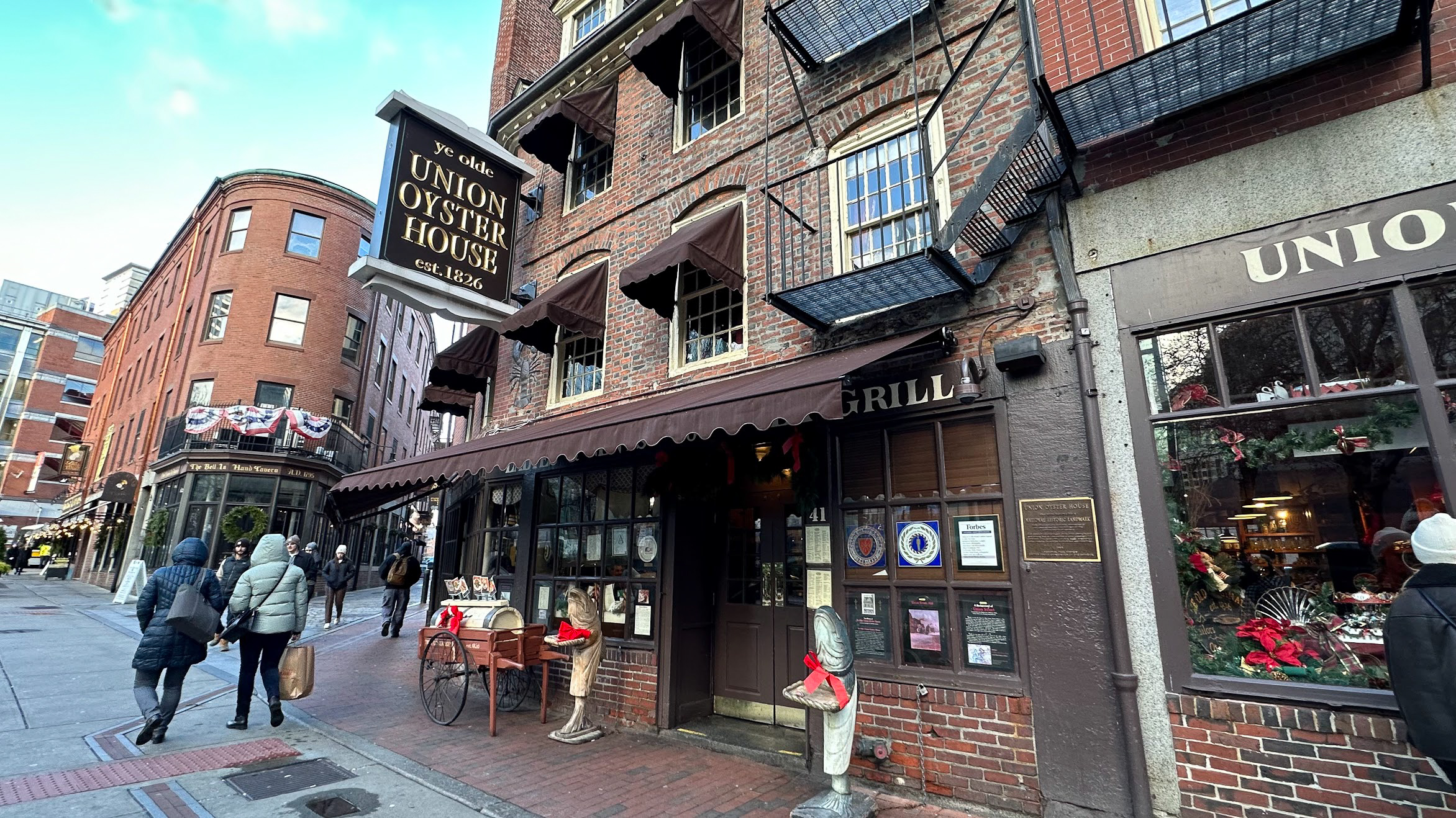 A Taste of History at the USA's Oldest Restaurant,  Union Oyster House